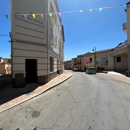 Domu Dina 1 Penzion Tertenìa