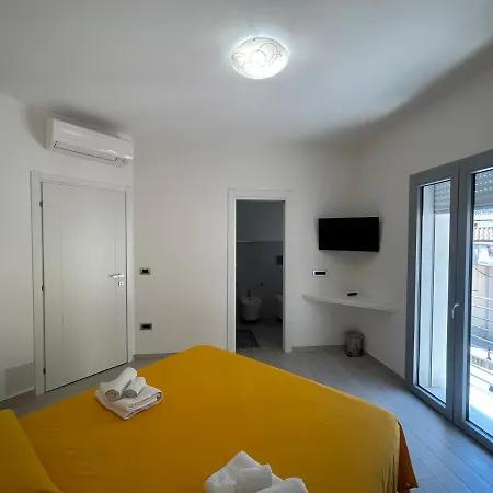 Domu Dina 1 *
