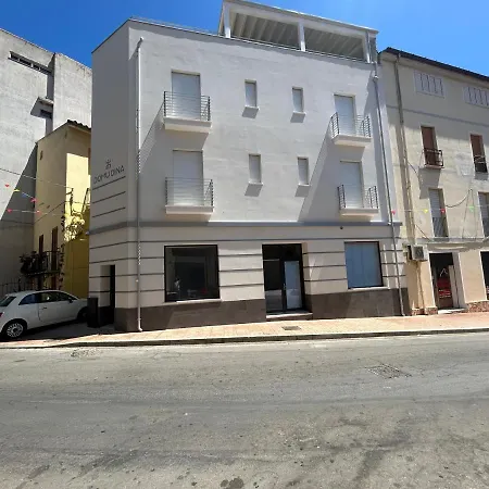 Domu Dina 1 ゲストハウス 3*